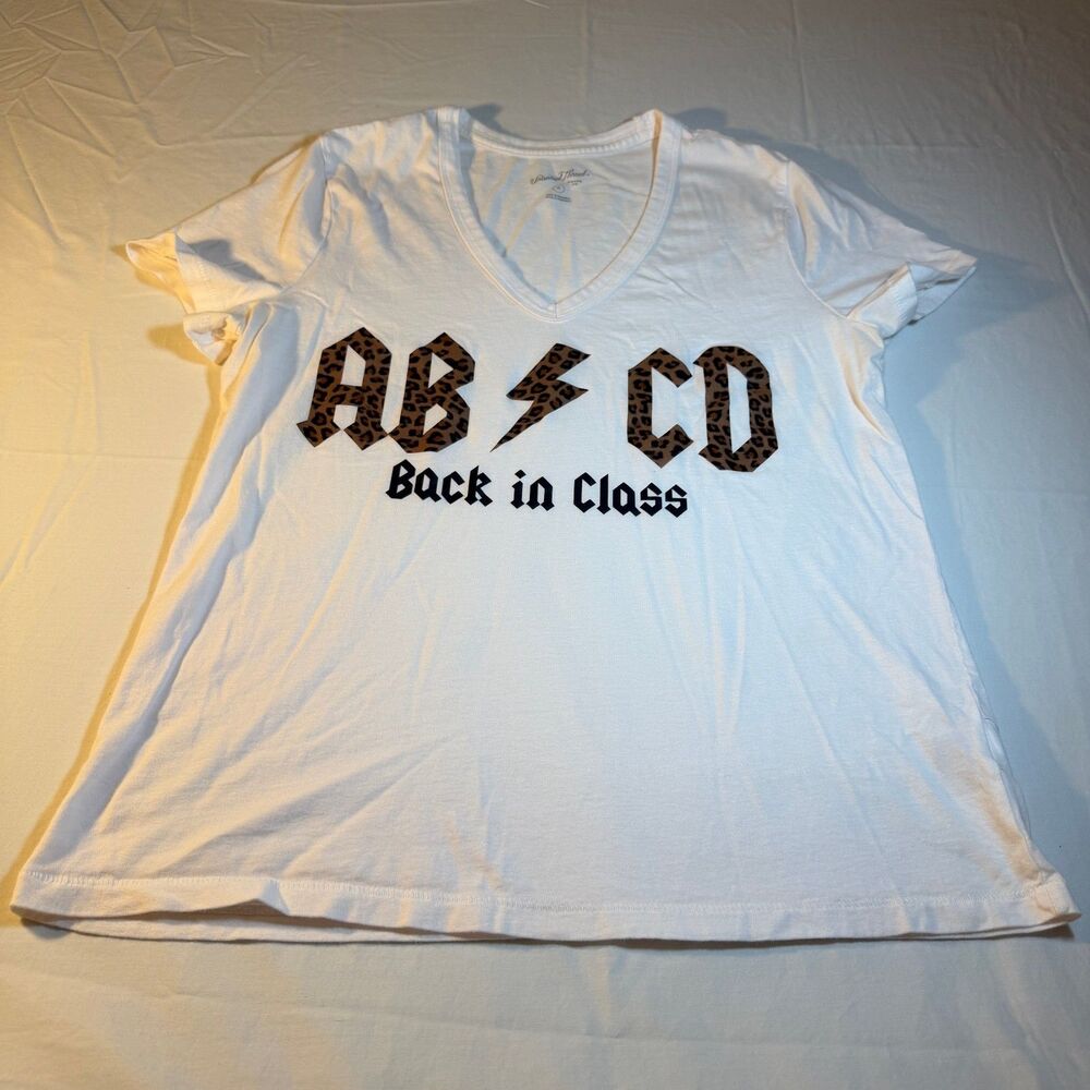 Universal Thread ABCD Back in Class Tee Womens White Cotton Leopard Rock Nove